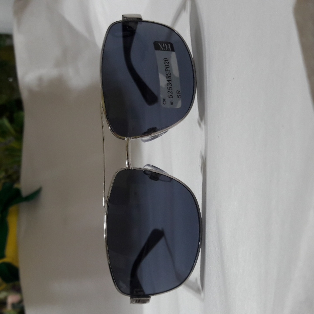 FGX Foster Grant Sunglasses Black Silver New UVA-UVB  Protection Trend